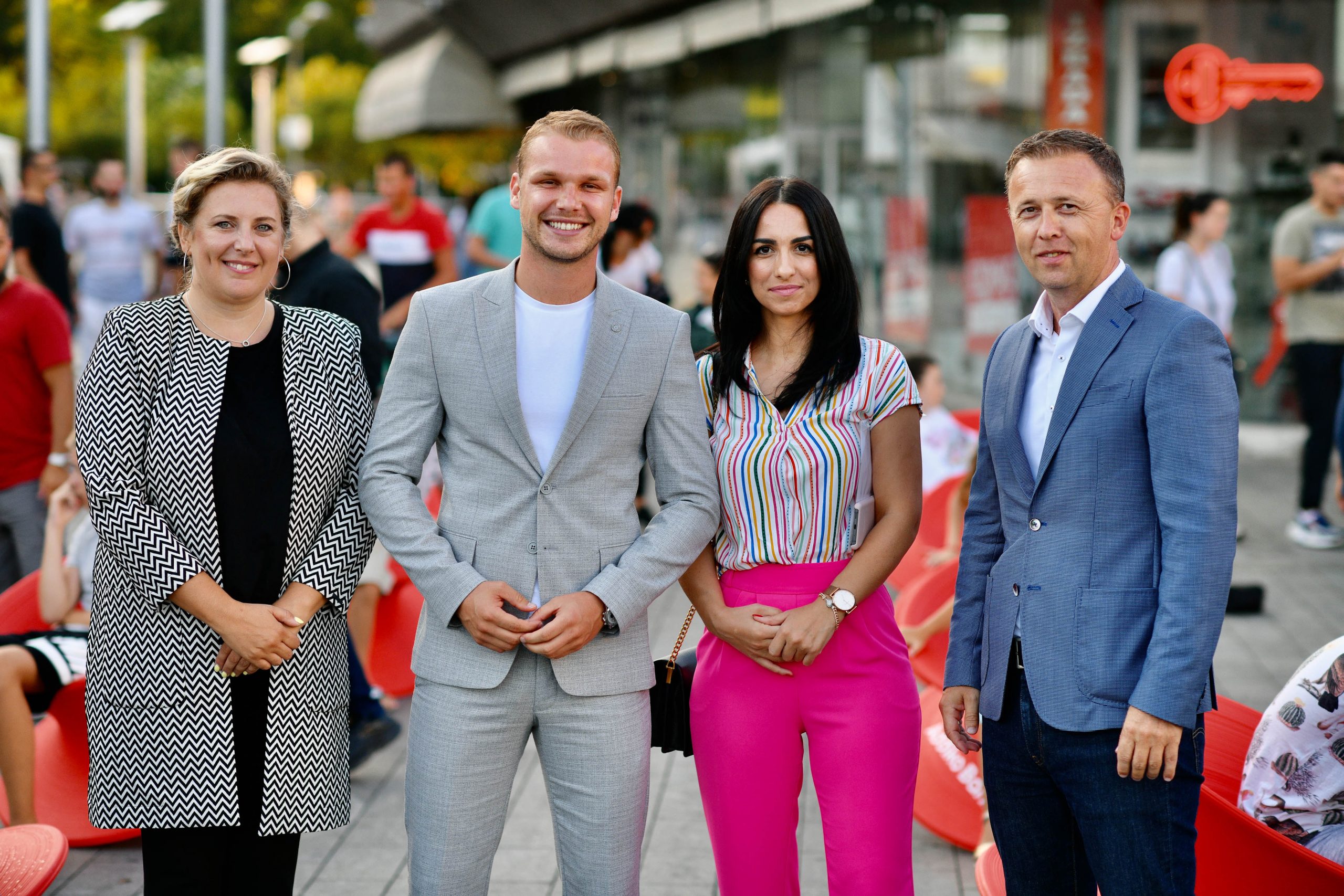 Addiko banka građanima Banjaluke poklonila fotelje za opuštanje