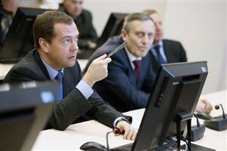 Medvedev: Antikrizni plan za bolju investicionu klimu